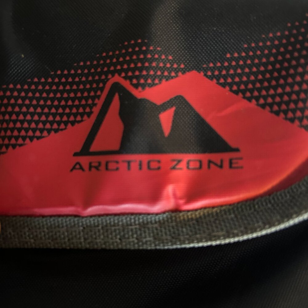 ARTIC ZONE INSULATED LUNCH BOX - Picture 3 of 5